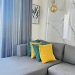 Luxury Apartment In Parklands